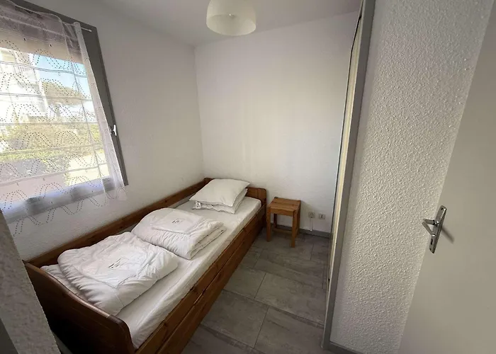Aig 52 - En Rez-de-chaussee - De La - - 4 Personnes דירה