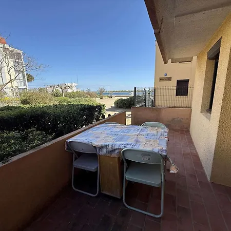 Aig 52 - En Rez-de-chaussee - De La - - 4 Personnes