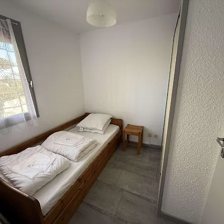 Aig 52 - En Rez-de-chaussee - De La - - 4 Personnes דירה