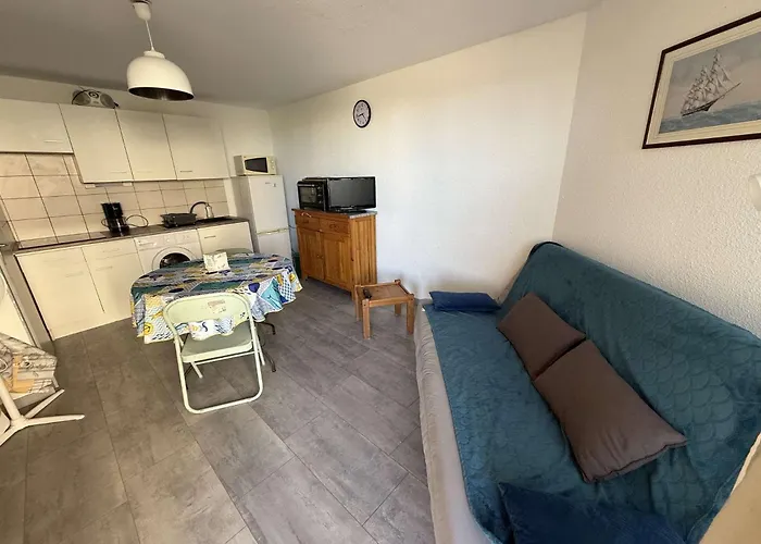 Daire Aig 52 - En Rez-de-chaussee - De La - - 4 Personnes *
